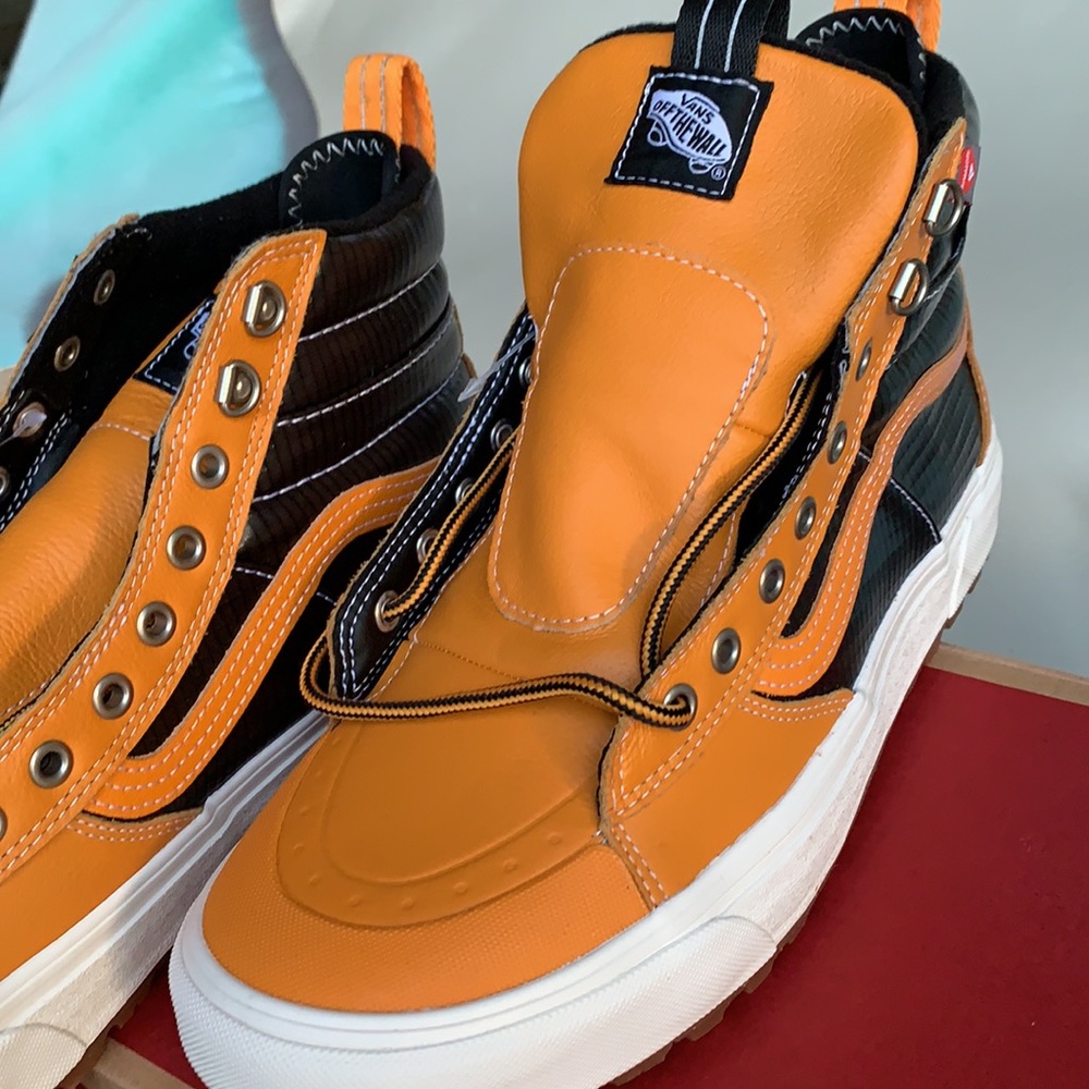 VANS WMNS SK8-HI MTE 2.0 DX APRICOT/BLACK Waterproof Sneakers - Picture 13 of 16